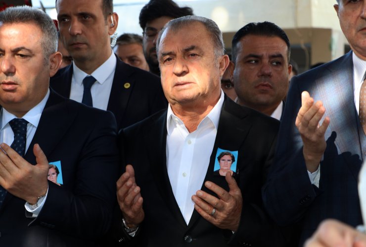 Fatih Terim'in annesi Nuriye Terim, son yolculuğuna uğurlandı