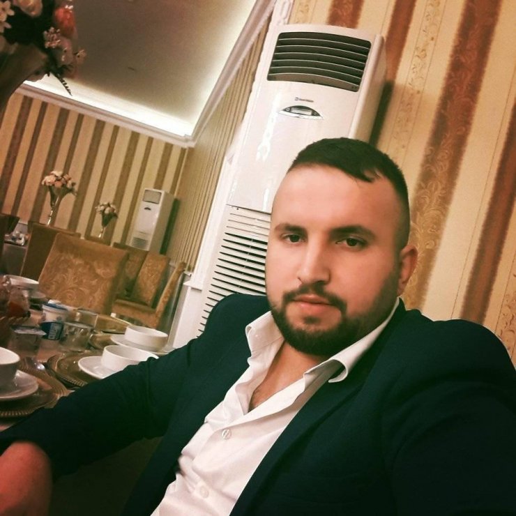 Babası ile kız kardeşini bıçakla yaraladı, engellemek isteyen komşusunu öldürdü