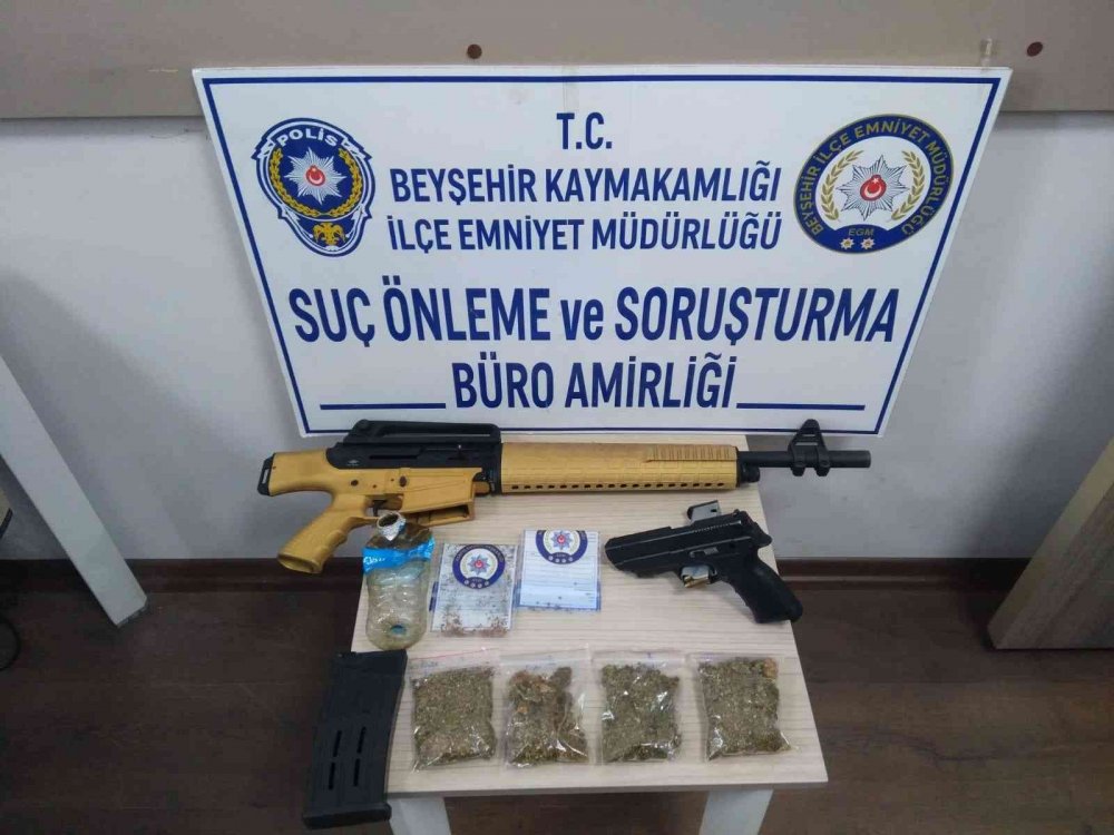 Durdurulan araçtan uyuşturucu çıktı