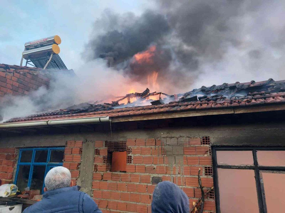 Ev, yangında kullanılamaz hale geldi