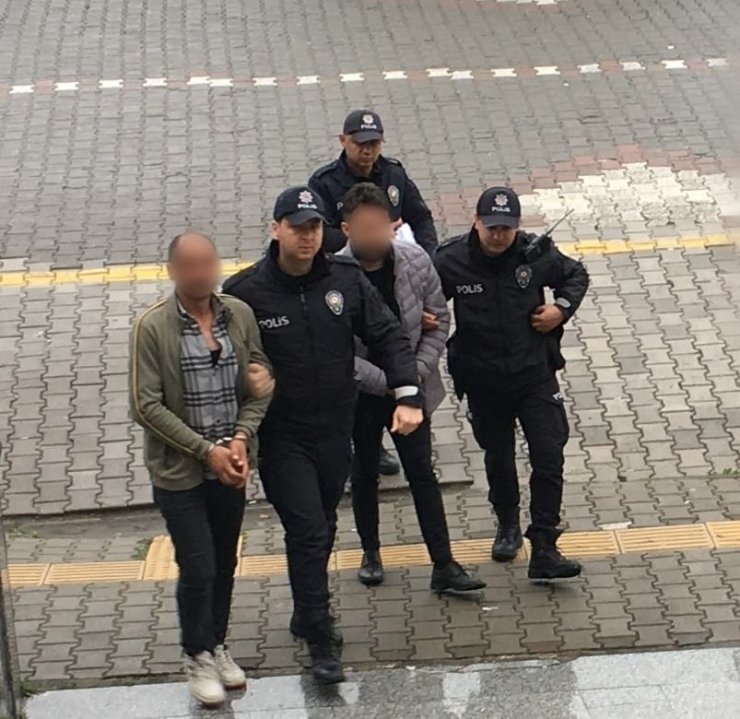 Okulda öğretmene tekmeli- yumruklu saldırı