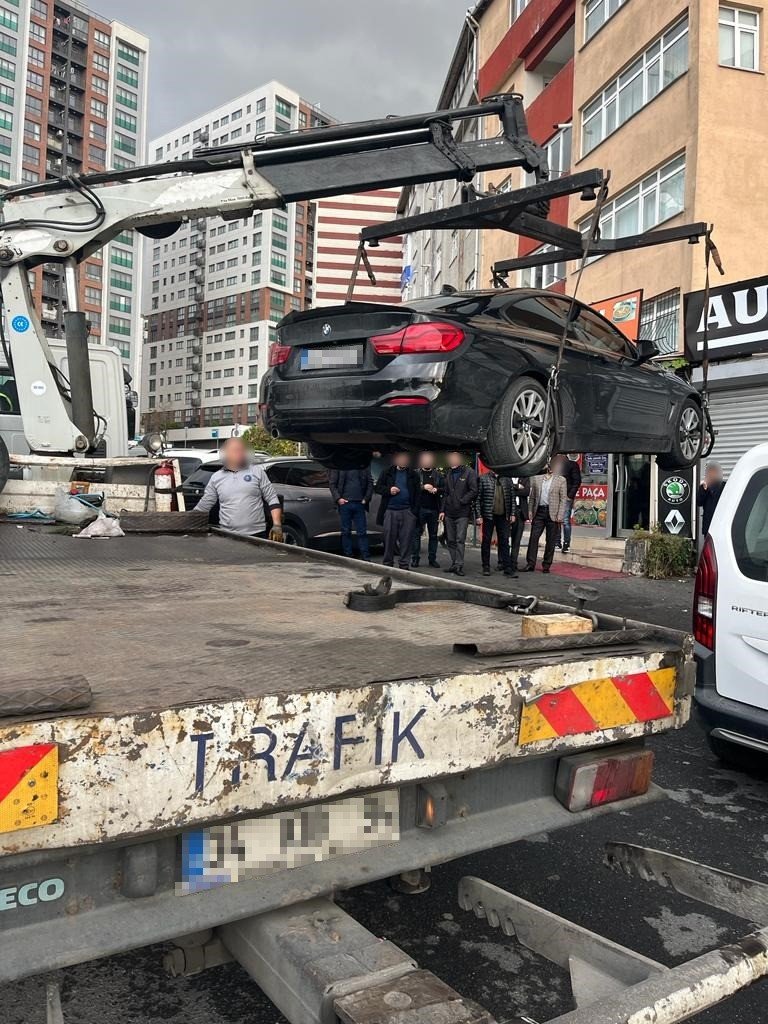 Önce anahtarı, sonra otomobili çaldı