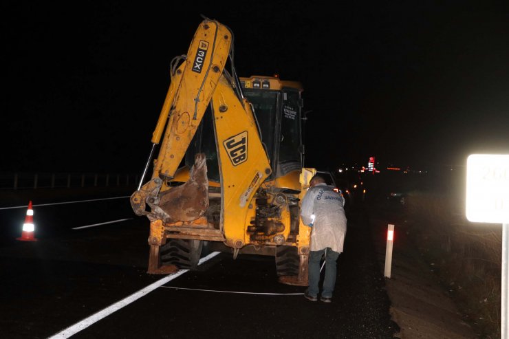 Otomobil iş makinesine çarptı: 1 ölü