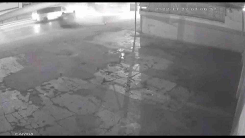 Otomobil, servis aracına çarparak durabildi