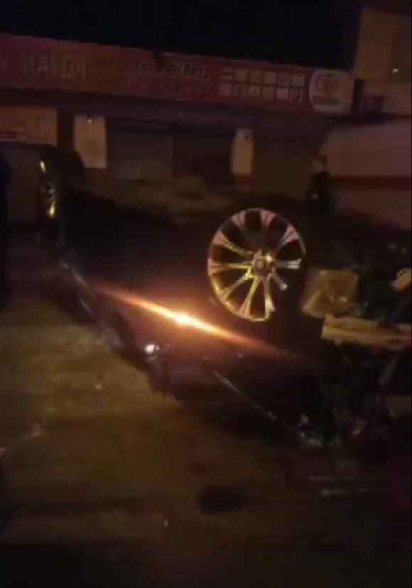 Otomobil, servis aracına çarparak durabildi