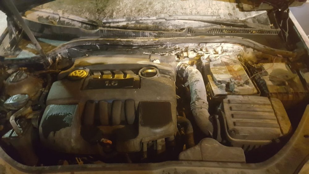 Otomobilde çıkan yangın panikletti