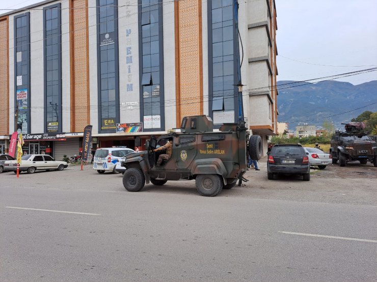 Barışmak için iş yerine çağırdığı kardeşiyle tartıştı, yengesini öldürdü