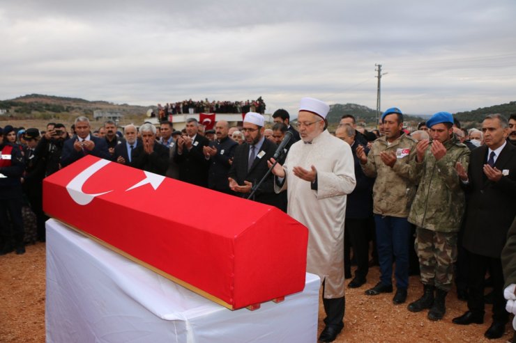 İki kardeşinden şehit ağabeye asker selamı ile veda