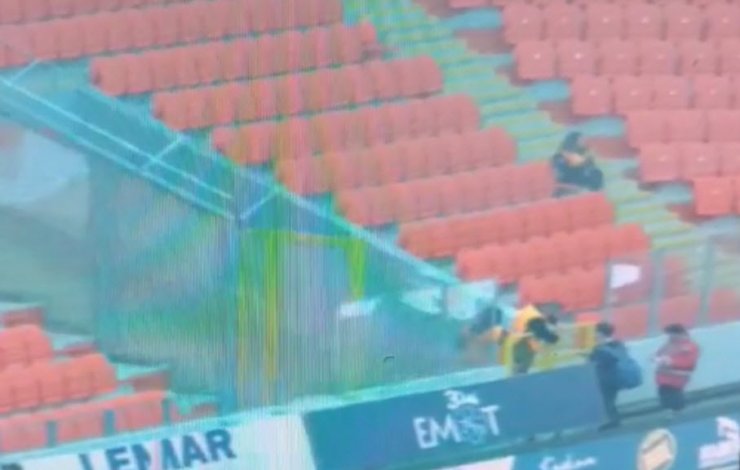 Suç aletlerini stada sokanlar kamerada