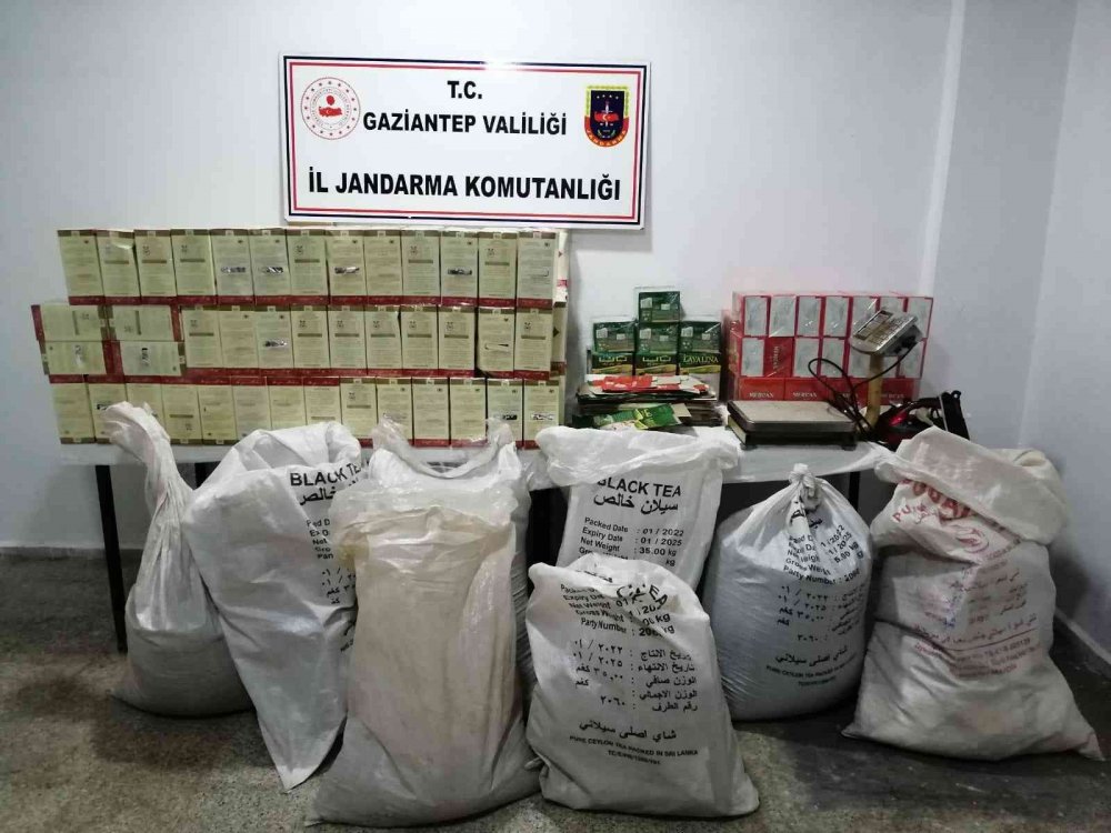 1,5 milyon liralık kaçak teknolojik ürün ele geçirildi, 3 kişi tutuklandı