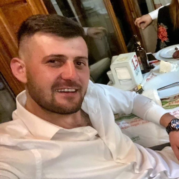 Eşini 6 yerinden bıçaklamıştı: Annemin kredi kartlarını kullandı