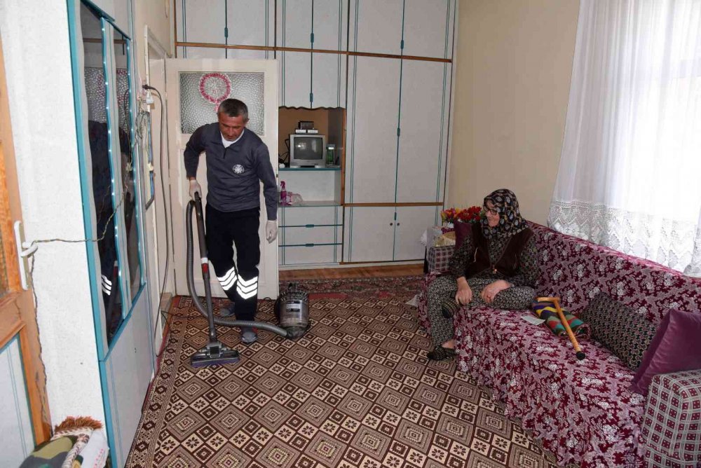 Selçuklu'da yaşlılar unutulmuyor