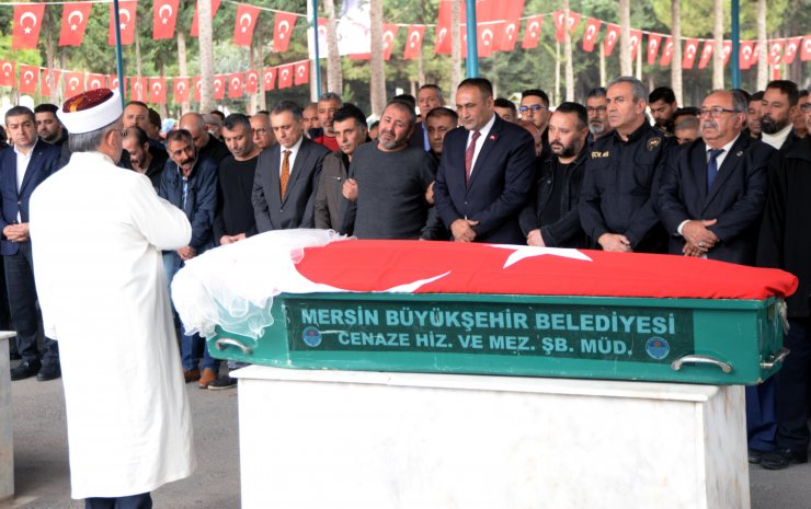 Sınıf arkadaşının öldürdüğü 12 yaşındaki Fatmanisa, toprağa verildi