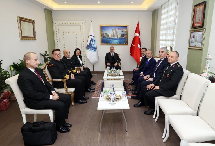 Bakan Akar: Aklınızı başınıza toplayın