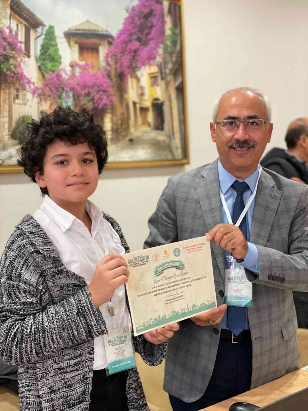 10 yaşındaki Hüseyin Uluslararası sempozyumda bildiri sundu