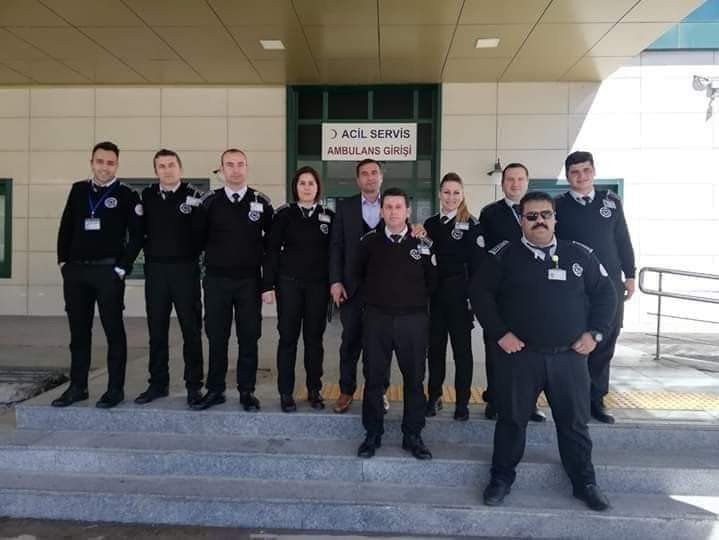 İnsanlık ölmemiş... Altın dolu çantayı sahibine teslim ettiler