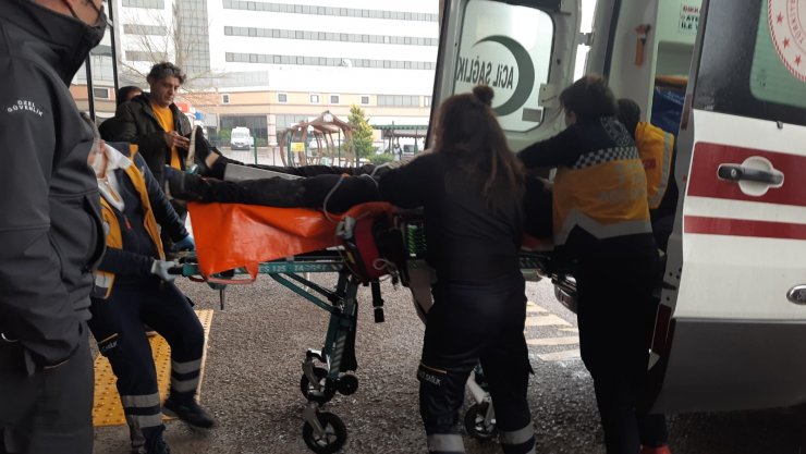 Babasını dövdü, kuzenini öldürdü