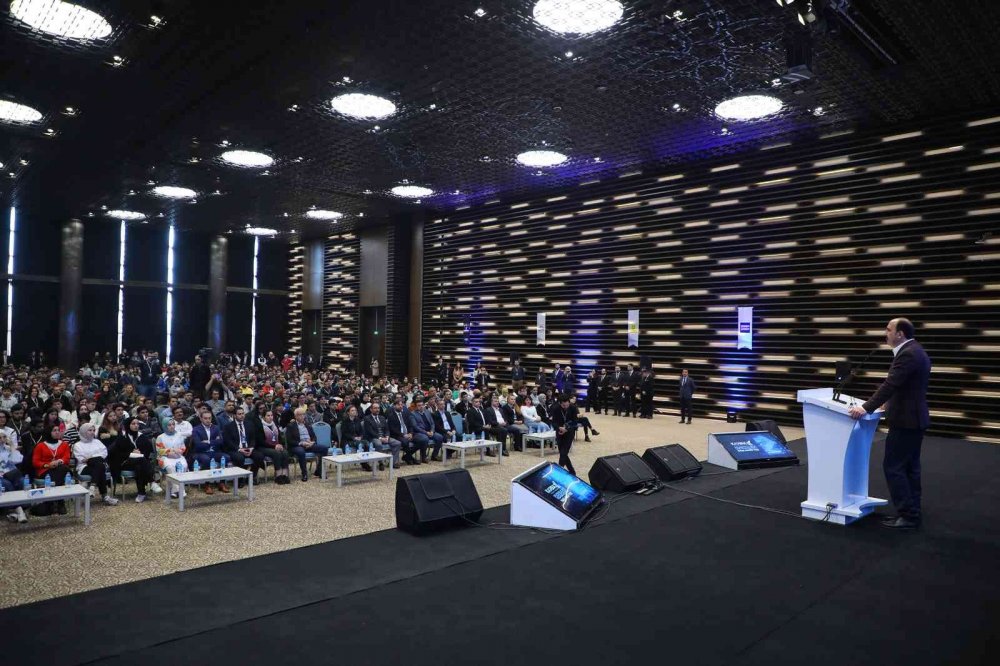 Başkan Altay gençlere seslendi: Türkiye’yi çok daha güçlü hale getireceksiniz
