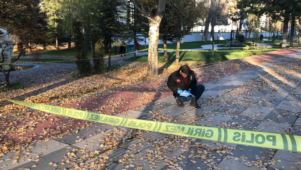 İki kişi arasındaki kavgada silahlar konuştu