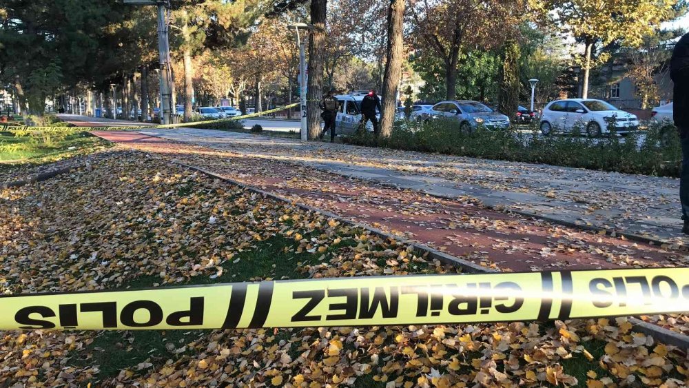 İki kişi arasındaki kavgada silahlar konuştu