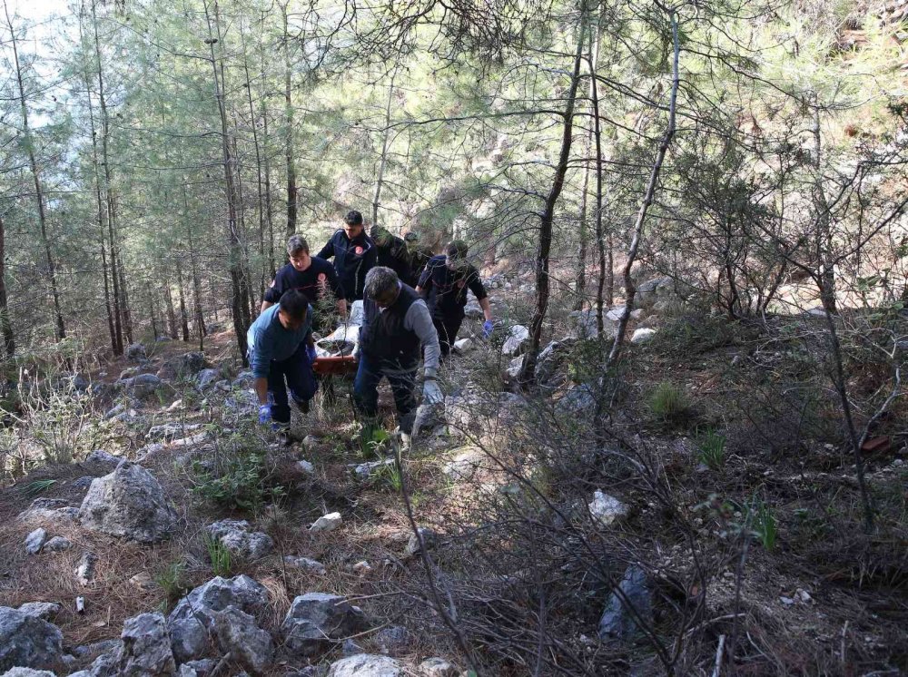 Kayıp olarak aranıyordu, kalenin yamacında ölü bulundu