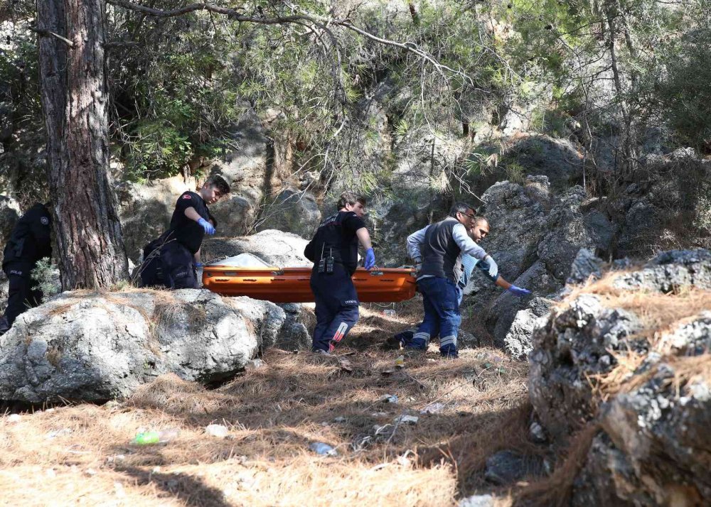 Kayıp olarak aranıyordu, kalenin yamacında ölü bulundu