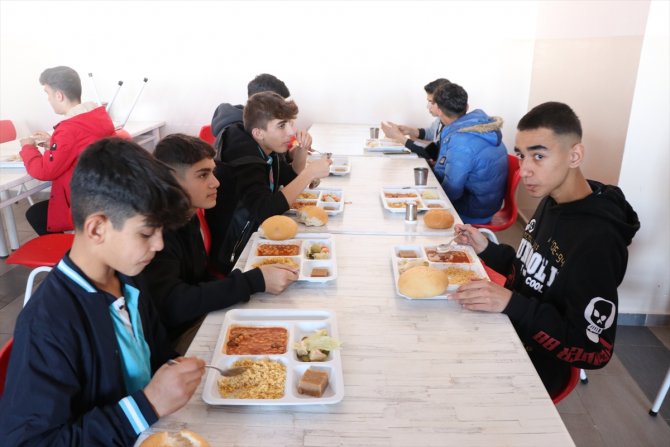 15 bin 269 öğrenciye ücretsiz yemek dağıtıldı