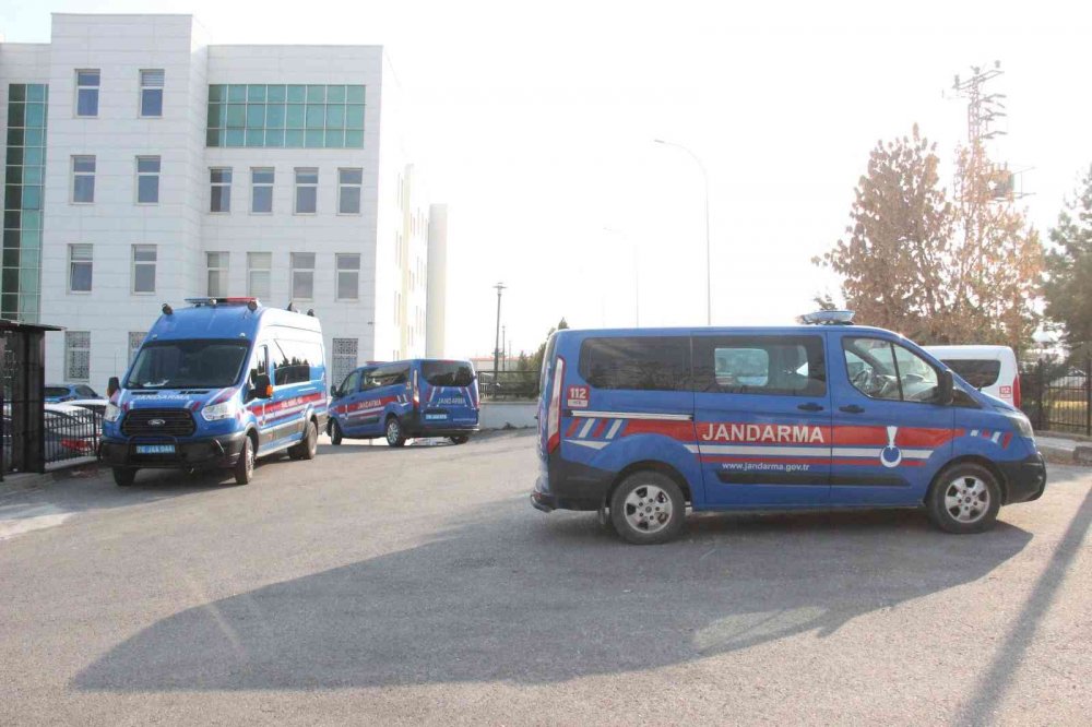 Birisi Konyalı 2 kişiyi öldürdü! “Yakalamasaydınız 3 kişiyi daha öldürecektim"