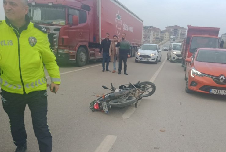 Halk otobüsüyle çarpışan motosikletin sürücüsü ağır yaralandı