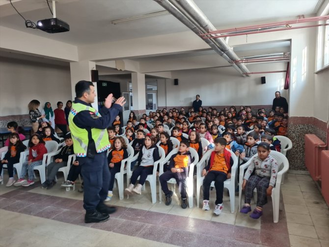 Konya'da öğrencilere trafik kuralları eğitimi verildi