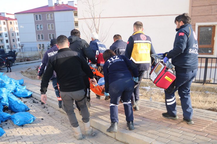 Önce eşini ve doktor yeğenini öldürdü sonra intihar etti