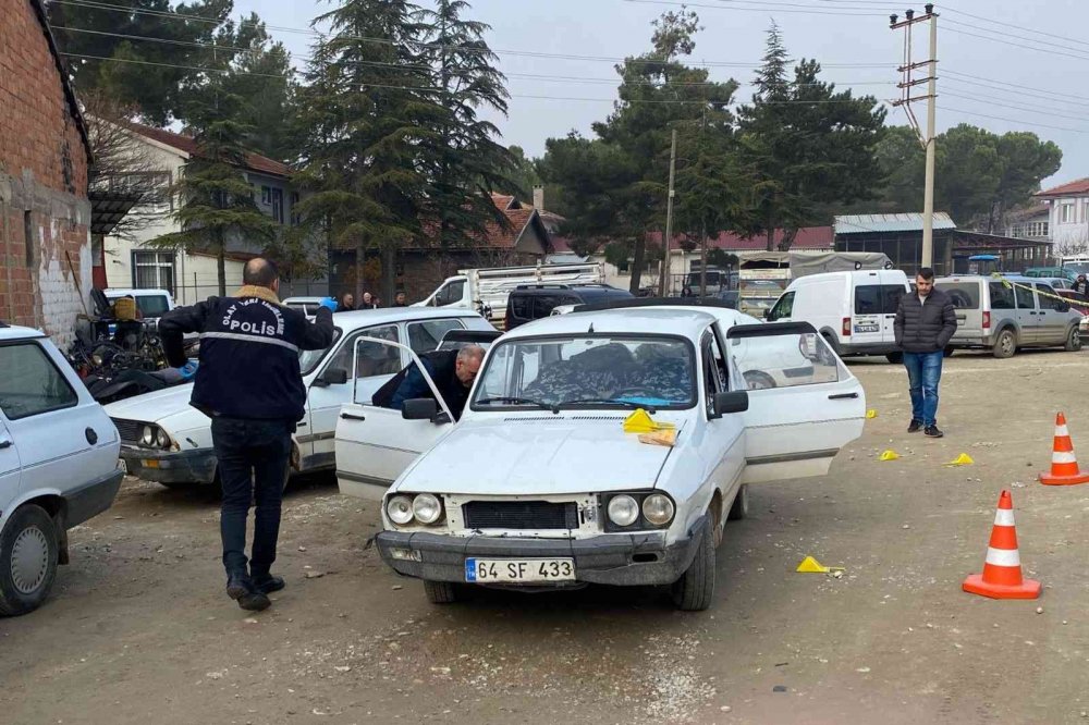 Otomobilde silahlı saldırıya uğradılar, baba hayatını kaybetti