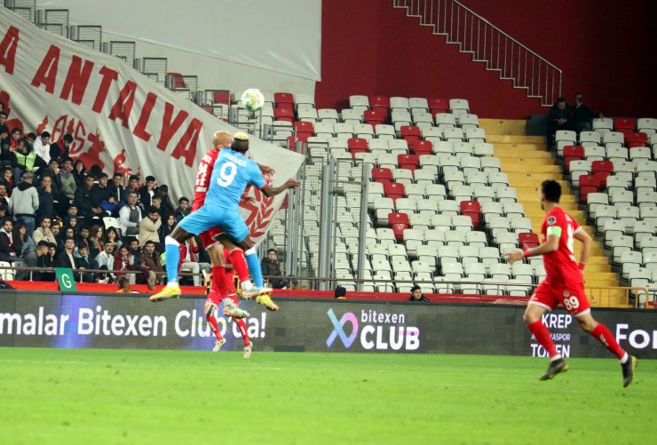 Antalyaspor, hazırlık maçında Napoli'ye 3-2 kaybetti