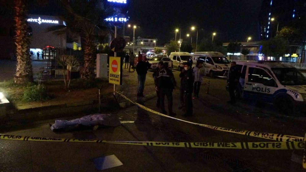 Çalışmak için Antalya’ya geldi, arkadaşlarını beklerken hayatını kaybetti