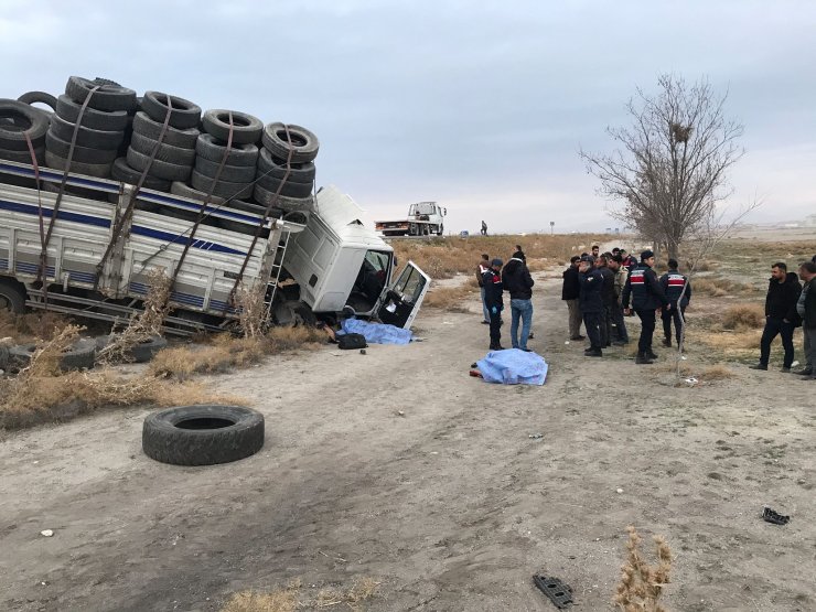 Konya'da 3 TIR'ın karıştığı kazada; 2 ölü, 1 yaralı