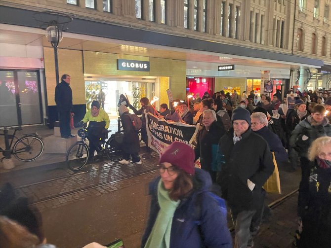 İsviçre'de Afgan göçmen intiharının ardından protesto
