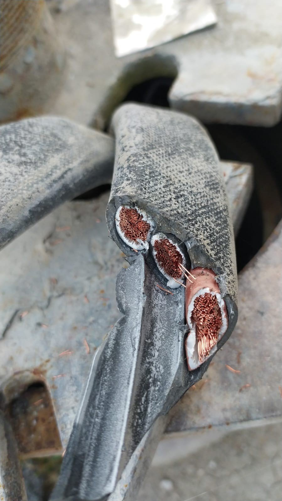 Konya’da kablo hırsızları suçüstü yakalandı