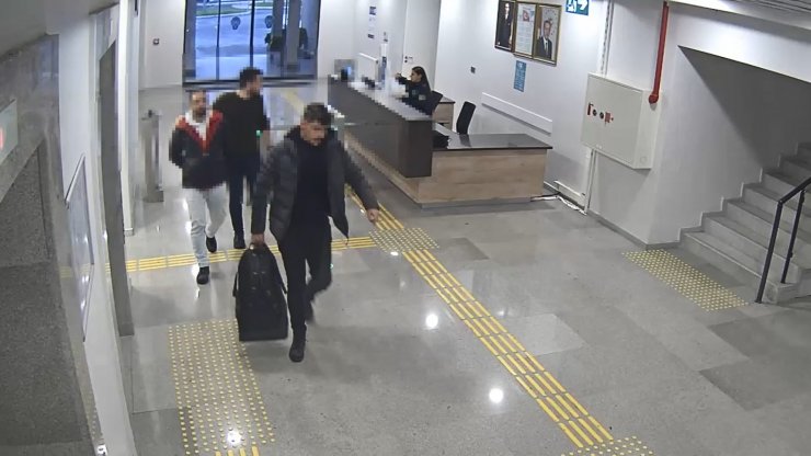 Kesinleşmiş hapis cezası bulunan FETÖ'cü havalimanında sahte kimlikle yakalandı