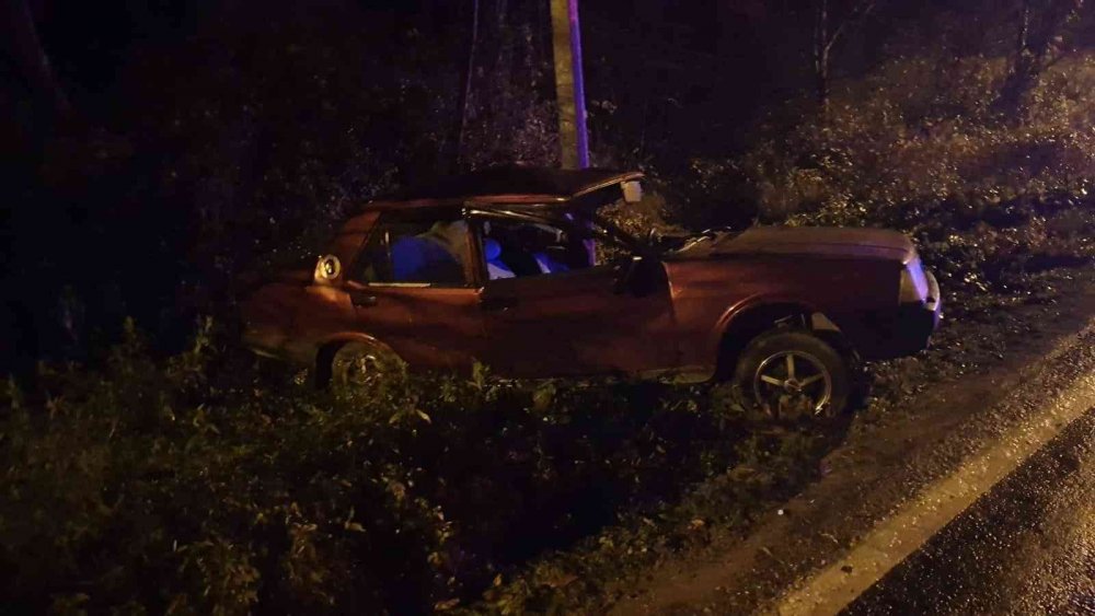 Direğe çarpan otomobil sürücüsü hayatını kaybetti