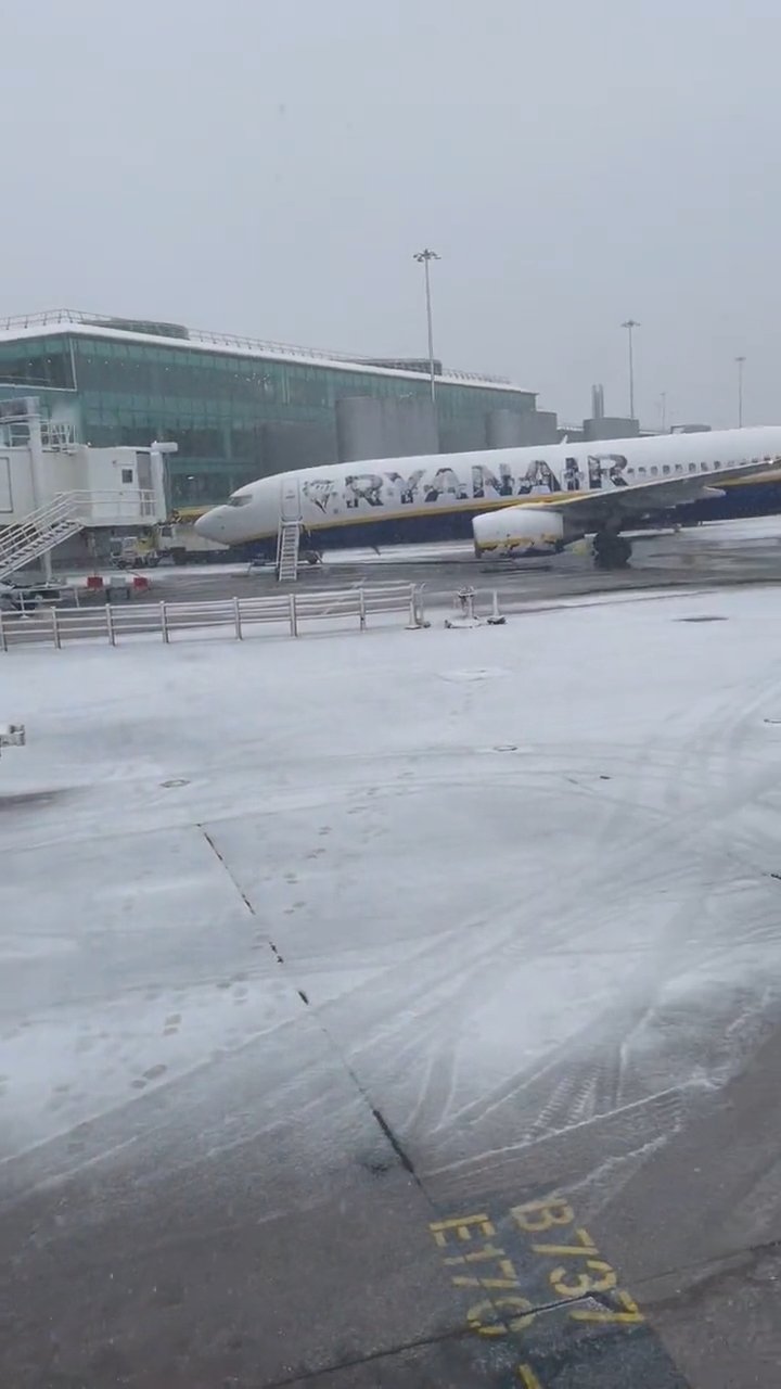 İngiltere'de kar yağışı ve aşırı soğuklar etkili oluyor