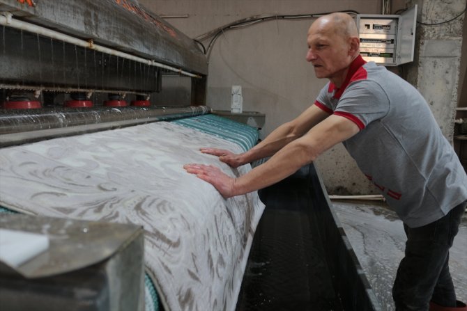 Konya'da 22 yıllık halı yıkama firması sektörde fark oluşturacak
