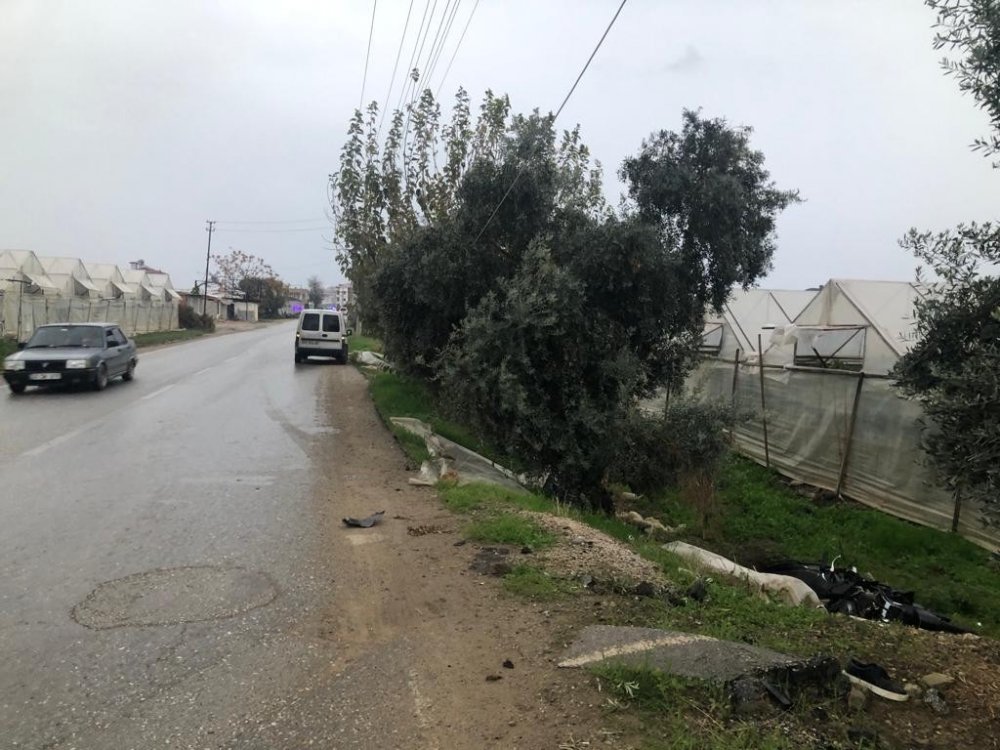 Direğe çarpan motosiklet sürücüsü öldü