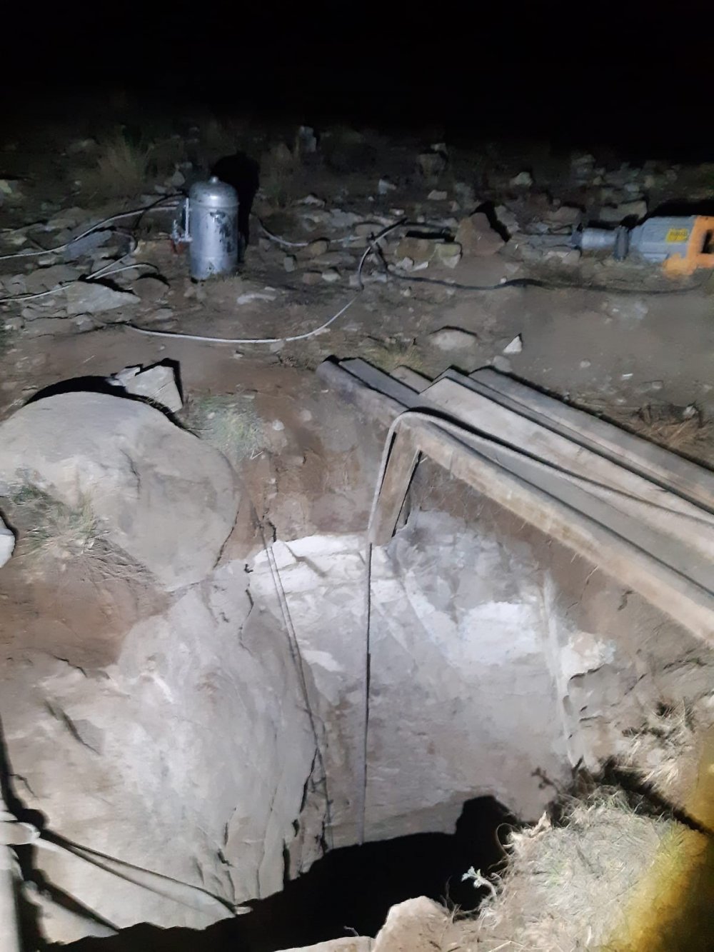 Kaçak kazı yapan 4 kişi yakalandı