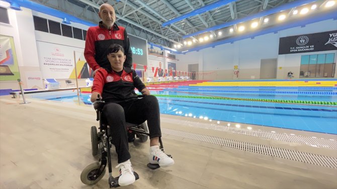 Kollarını ve tek bacağını kaybeden Furkan, Konya'da mutluluğa kulaç attı