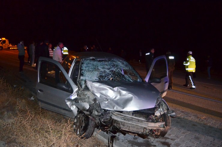 Aksaray'da 2 otomobil çarpıştı: 6 yaralı