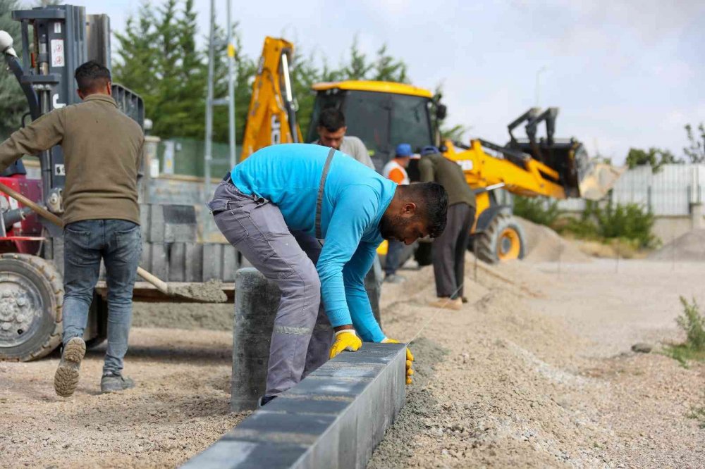 Meram'da Beybes Caddesi baştan sona yenilendi