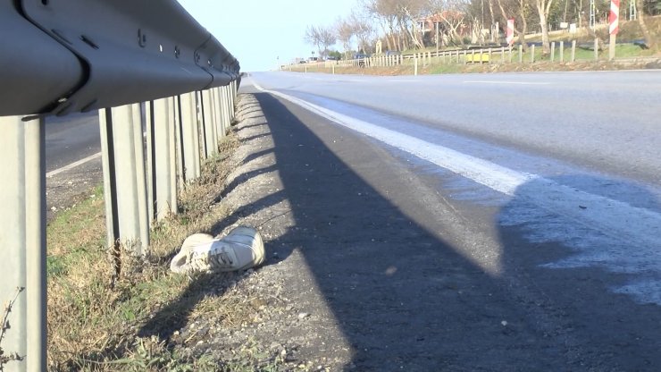 Yolun karşısına geçmek isterken, minibüsün çarpması sonucu öldü