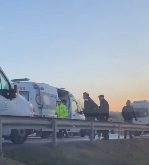 Yolun karşısına geçmek isterken, minibüsün çarpması sonucu öldü