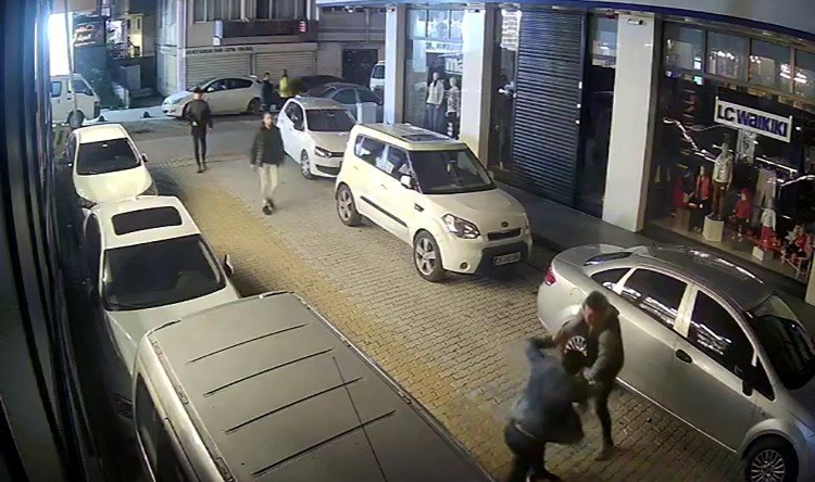 Bıçaklı kavgada yaralılar var