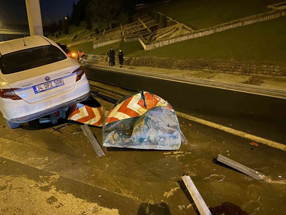 Kontrolden çıkan araç orta refüje çarptı: 1 yaralı
